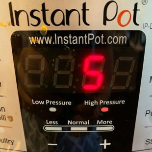 instant pot display timer displaying the number 5